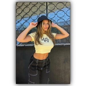 Fashion Nova Cropped Tee ✦ Yellow Smiley Don’t Need No Man ✦ Short Sleeves NWT